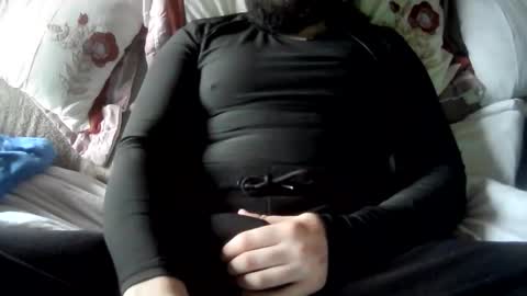 Guy online show from December 2025 02:44:01 PM