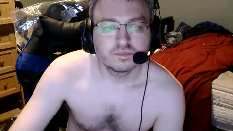 Snapshot of charles16181993 chatting on May 2026 04:29:02 AM Charles online show from May 2026 04:29:02 AM