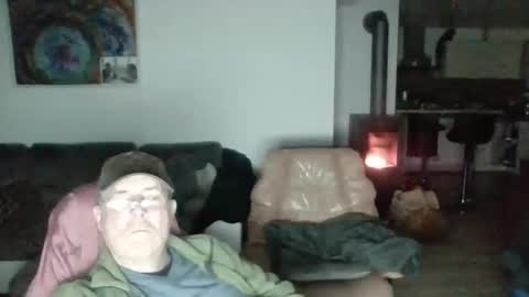 charles6064 online show from December 2024 04:40:01 PM