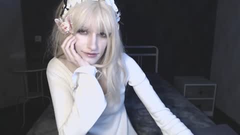 Snapshot of charlie_crystal chatting on January 2026 01:28:02 PM Charlie online show from January 2026 01:28:02 PM