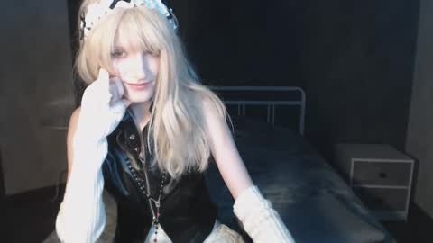 Snapshot of charlie_crystal chatting on January 2026 11:30:02 PM Charlie online show from January 2026 11:30:02 PM
