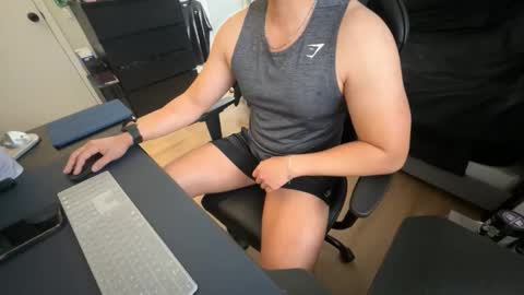 charliekkw online show from March 2026 08:11:01 PM