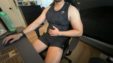 charliekkw online show from April 2026 06:54:02 PM