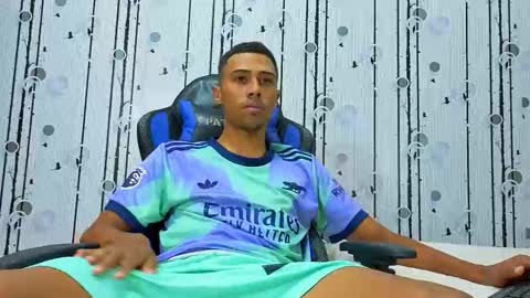 Snapshot of charlies_fox chatting on March 2026 07:35:01 PM charlies_fox online show from March 2026 07:35:01 PM