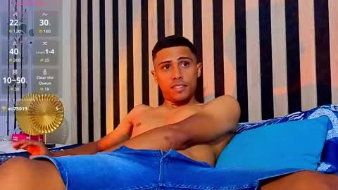 Snapshot of charlies_fox chatting on April 2026 07:51:02 PM charlies_fox online show from April 2026 07:51:02 PM