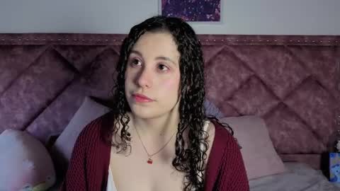 Snapshot of charlote__miller chatting on September 2025 11:33:02 AM You honey online show from September 2025 11:33:02 AM