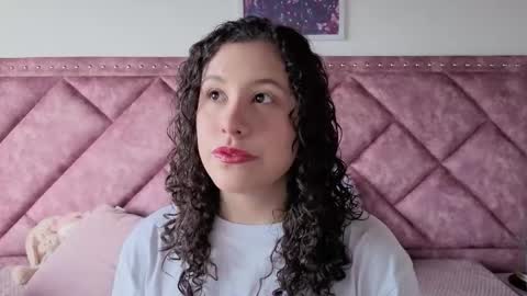 Snapshot of charlote__miller chatting on September 2025 11:25:01 AM You honey online show from September 2025 11:25:01 AM