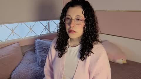 Snapshot of charlote__miller chatting on September 2025 12:10:02 PM You honey online show from September 2025 12:10:02 PM