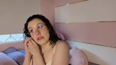 Snapshot of charlote__miller chatting on October 2025 11:27:02 AM You honey online show from October 2025 11:27:02 AM