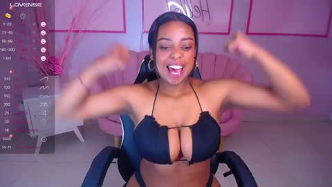 Snapshot of charlote_fun_a chatting on January 2025 01:36:01 PM Charlote online show from January 2025 01:36:01 PM