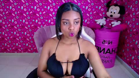 Snapshot of charlote_fun_a chatting on January 2025 07:46:01 PM Charlote online show from January 2025 07:46:01 PM