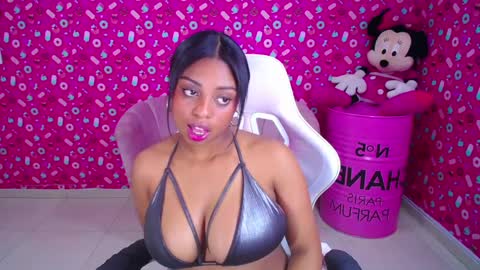 Snapshot of charlote_fun_a chatting on February 2025 07:53:02 PM Charlote online show from February 2025 07:53:02 PM