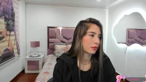 Snapshot of charlote_horny chatting on February 2025 07:21:01 PM Charlote online show from February 2025 07:21:01 PM