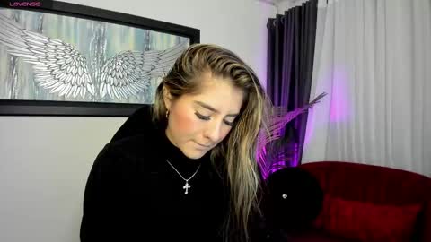 Snapshot of charlote_horny chatting on September 2025 11:45:01 AM Charlote online show from September 2025 11:45:01 AM