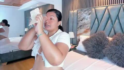 Charlott online show from December 2025 11:48:01 AM