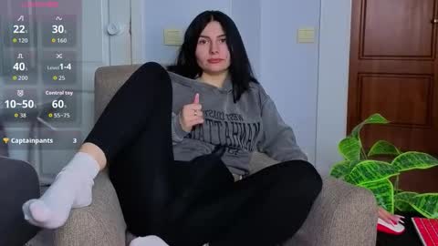 Charlotte online show from November 2025 05:07:01 AM