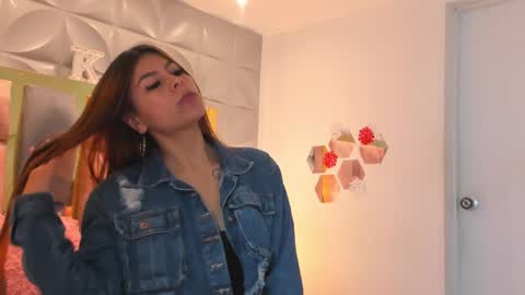 Charlotte Icee online show from January 2026 02:42:02 PM