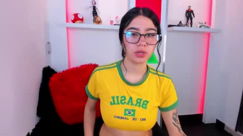 Snapshot of charlotte_millers_ chatting on November 2025 10:02:01 PM Charlotte online show from November 2025 10:02:01 PM