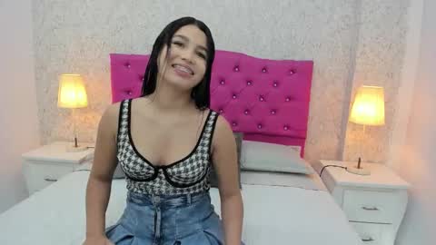 Snapshot of charlotte_ponce chatting on November 2025 11:32:02 AM Chalotte online show from November 2025 11:32:02 AM