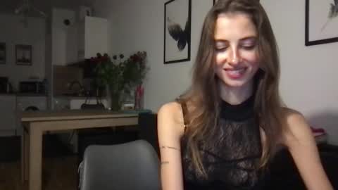 Charlotte Roche online show from February 2025 05:18:02 PM