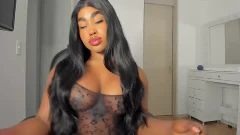 Snapshot of charlotte_tiller chatting on July 2026 06:41:01 AM Yuli online show from July 2026 06:41:01 AM
