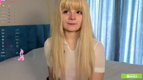 Snapshot of charlotte_wxw chatting on November 2025 09:00:02 AM charlotte_wxw online show from November 2025 09:00:02 AM