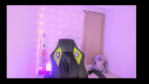 charlotteee online show from December 2025 03:56:01 AM