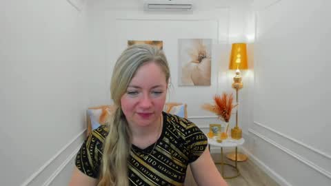 Snapshot of charlottekerti chatting on April 2026 06:05:01 PM Charlotte online show from April 2026 06:05:01 PM