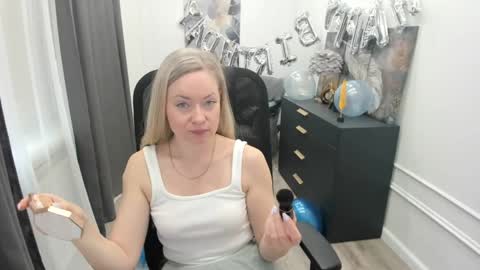 Snapshot of charlottekerti chatting on May 2026 11:38:01 AM Charlotte online show from May 2026 11:38:01 AM