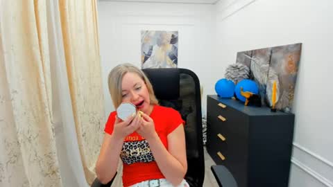Snapshot of charlottekerti chatting on May 2026 06:09:01 PM Charlotte online show from May 2026 06:09:01 PM
