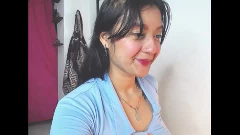 charlottekiss99 online show from December 2025 01:38:02 PM