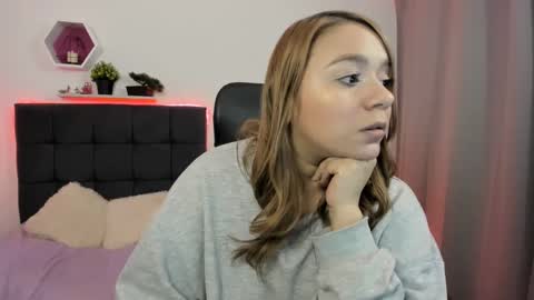 Snapshot of charlottelabouff chatting on February 2025 02:33:02 AM Charlotte online show from February 2025 02:33:02 AM