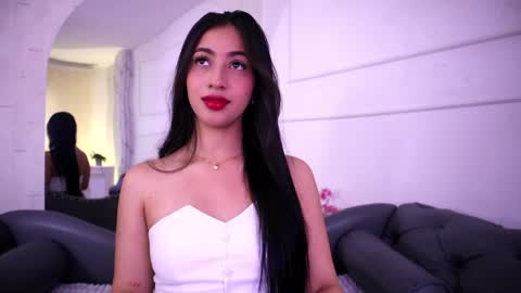 Lauren Rus online show from May 2026 01:10:02 PM
