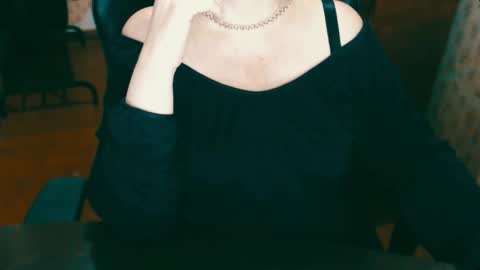 CharlotteXTasty online show from December 2024 01:22:02 PM