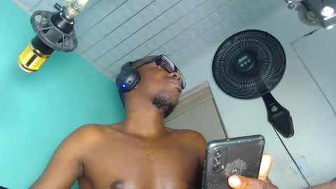 charly_vergonti_ online show from December 2024 03:00:02 PM