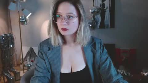 Snapshot of charming_beauty chatting on May 2026 03:01:01 AM Michelle online show from May 2026 03:01:01 AM
