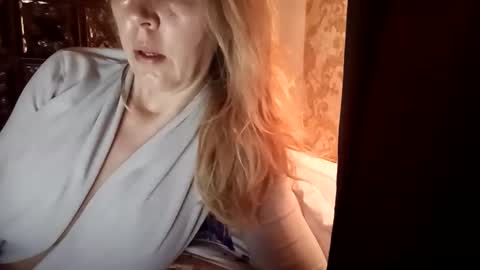 Snapshot of charming_rosse chatting on April 2026 05:16:02 AM charming_rosse online show from April 2026 05:16:02 AM