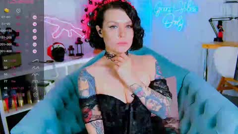 Snapshot of chaturkaterina chatting on January 2025 10:01:02 PM Miss Harmony online show from January 2025 10:01:02 PM