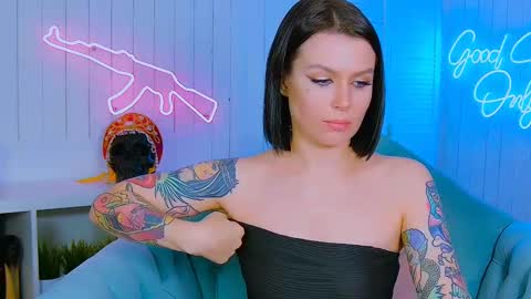 Snapshot of chaturkaterina chatting on February 2025 10:01:02 AM Miss Harmony online show from February 2025 10:01:02 AM