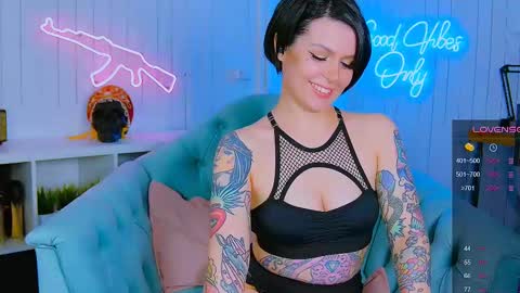 Snapshot of chaturkaterina chatting on February 2025 08:09:02 PM Miss Harmony online show from February 2025 08:09:02 PM