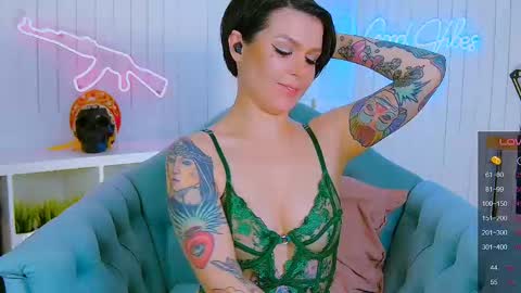 Snapshot of chaturkaterina chatting on March 2025 11:20:02 PM Miss Harmony online show from March 2025 11:20:02 PM