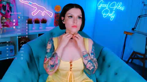 Snapshot of chaturkaterina chatting on September 2025 01:40:02 AM Miss Harmony online show from September 2025 01:40:02 AM