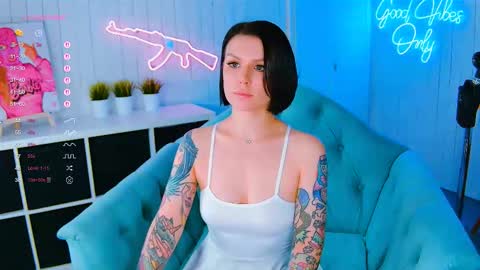 Snapshot of chaturkaterina chatting on October 2025 04:24:02 AM Miss Harmony online show from October 2025 04:24:02 AM