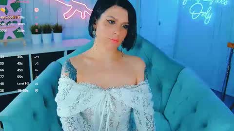 Snapshot of chaturkaterina chatting on November 2025 12:10:01 AM Miss Harmony online show from November 2025 12:10:01 AM