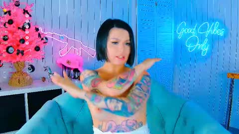 Snapshot of chaturkaterina chatting on December 2025 06:48:01 PM Miss Harmony online show from December 2025 06:48:01 PM