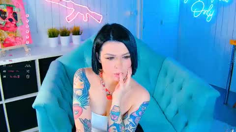 Snapshot of chaturkaterina chatting on February 2026 11:09:01 PM Miss Harmony online show from February 2026 11:09:01 PM