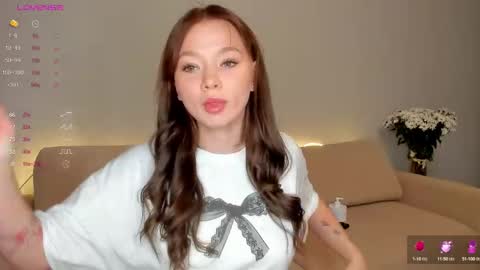 Em online show from October 2025 04:37:01 PM
