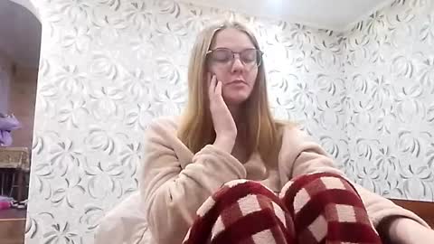 Olivia online show from May 2026 10:22:02 PM