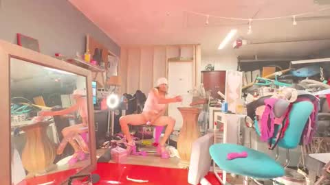 Snapshot of chavezechavez4207 chatting on October 2025 05:48:01 AM MasterPRO online show from October 2025 05:48:01 AM