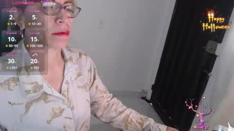 CHAYLA VICTORIA RUIZ  online show from November 2025 11:54:01 AM